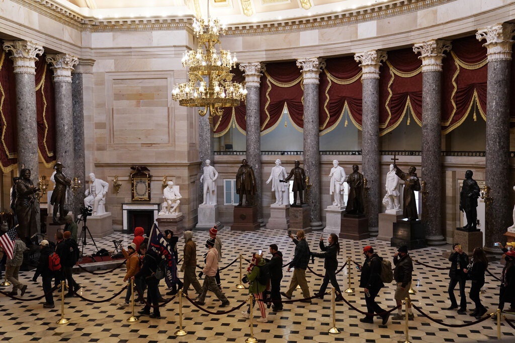 Điện Capitol tê liệt vì người ủng hộ ông Trump nổi loạn kinhtetrithuc.vn 1