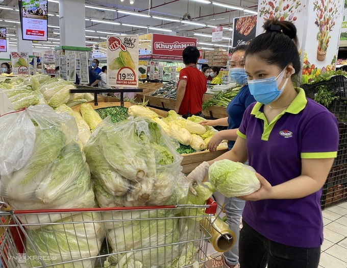 Siêu thị khuyến cáo đừng hoảng sợ khi thấy kệ hàng trống - kinhtetrithuc.vn 2